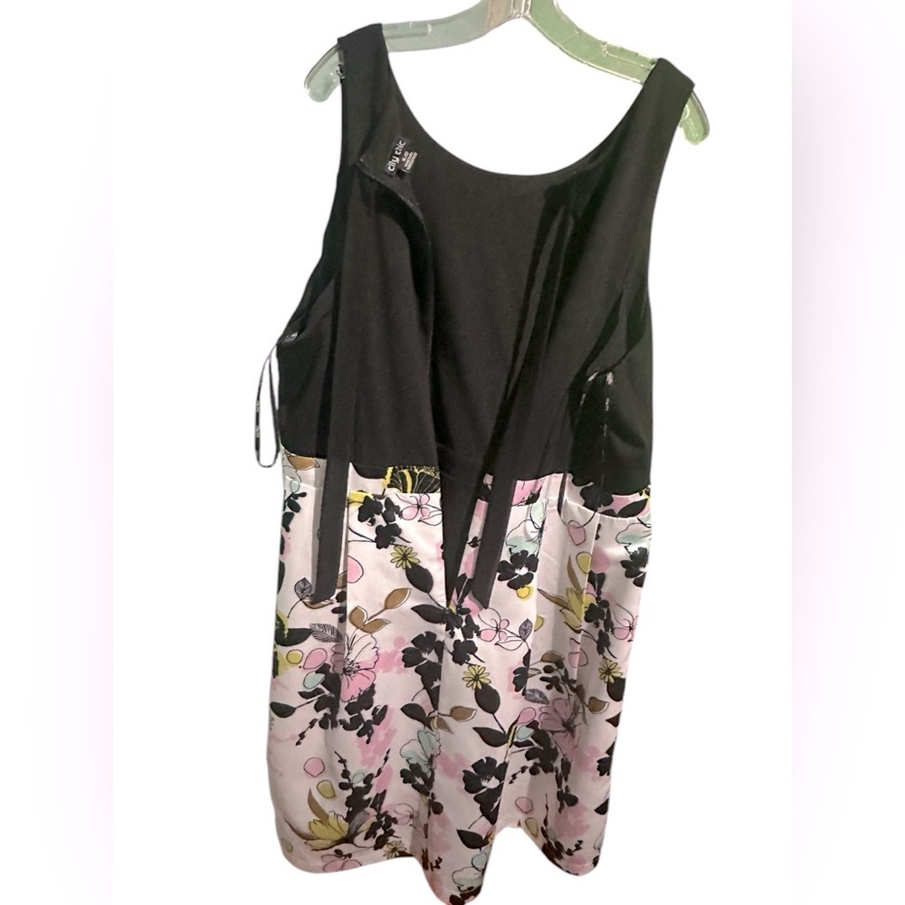 City Chic black/floral dress size XL/22 - Picture 5 of 11